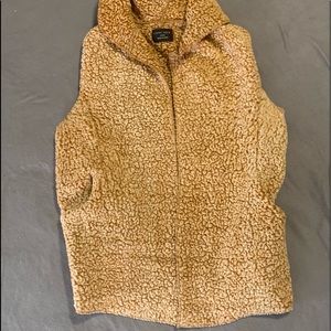 Sherpa vest with hood and pocket